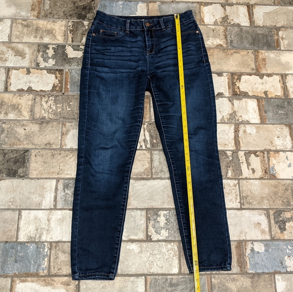 Jordache Women's Super Skinny Size 6 Stretchy Jeans - Picture 4 of 7